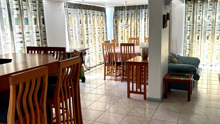 4 Bedroom Property for Sale in Beachy Head Western Cape